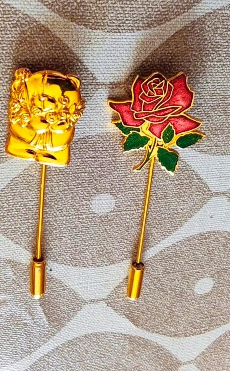 2 retro lapel pins - Image 1
