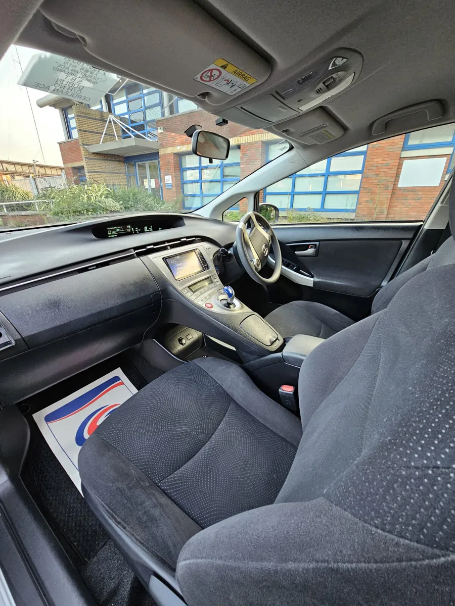 Toyota Prius  Hybrid 2014  Autimatic - Image 2