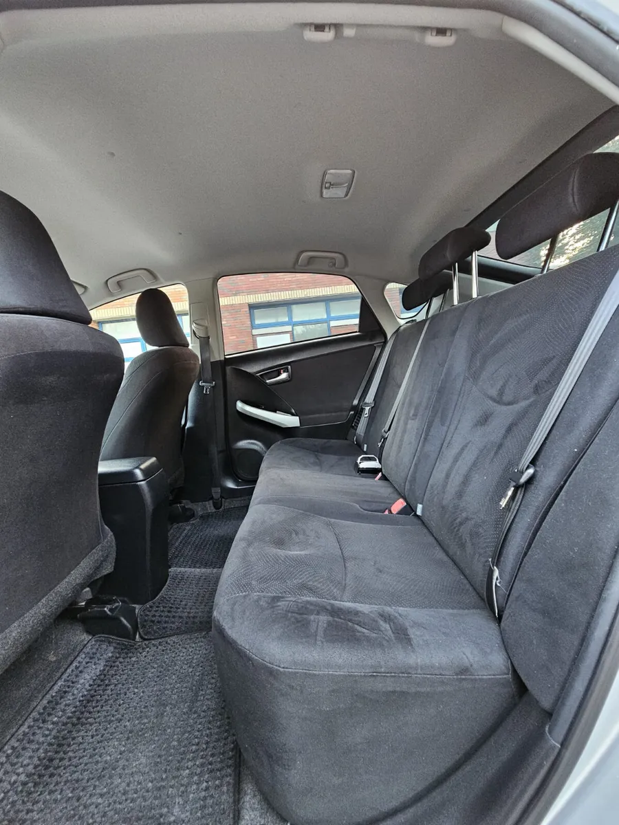 Toyota Prius  Hybrid 2014  Autimatic - Image 4