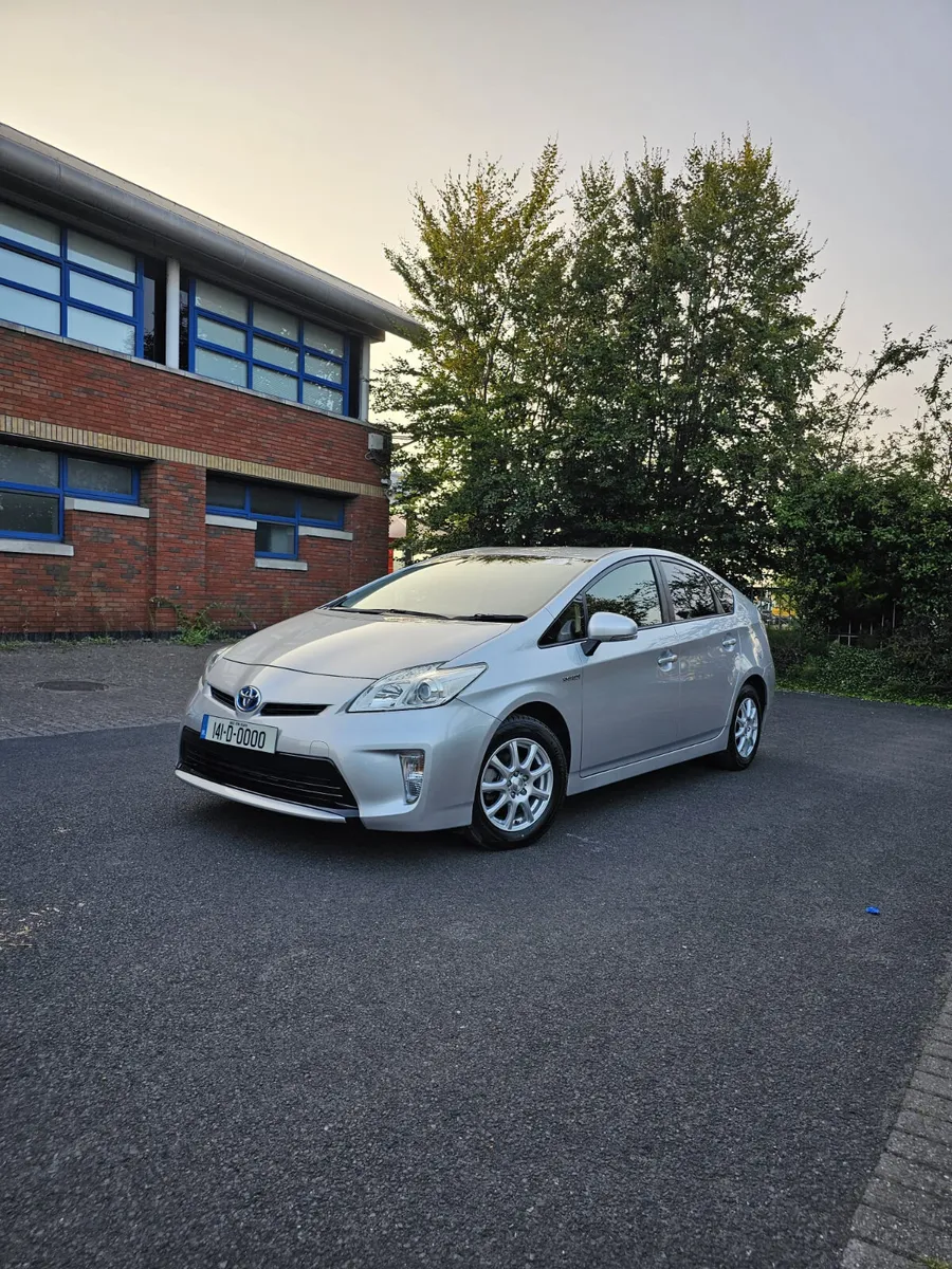 Toyota Prius  Hybrid 2014  Autimatic - Image 1