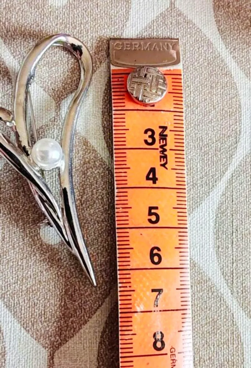 Silvertone brooch - Image 3