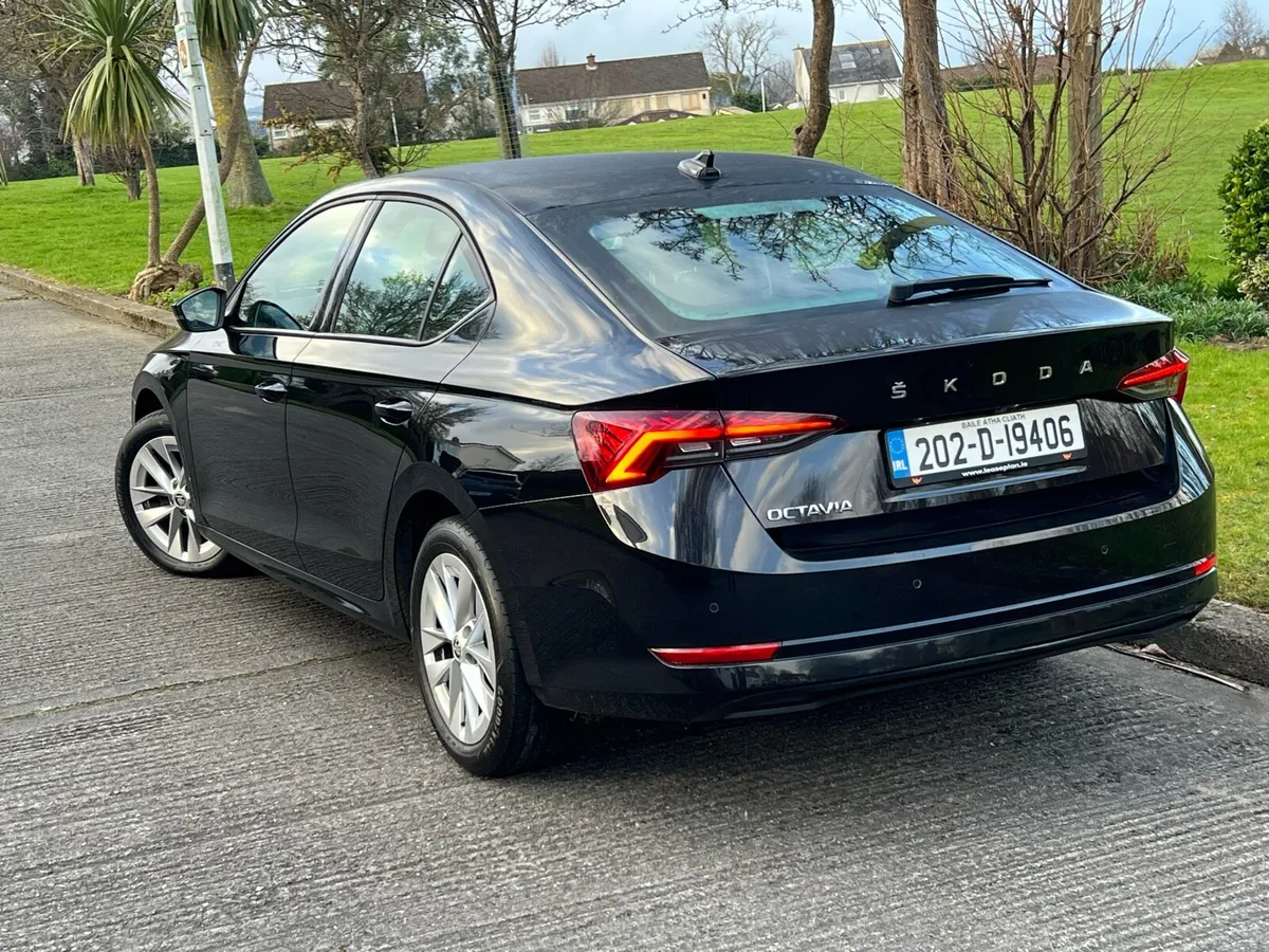202 SKODA OCTAVIA 2.0 DIESEL AUTOMATIC - Image 3
