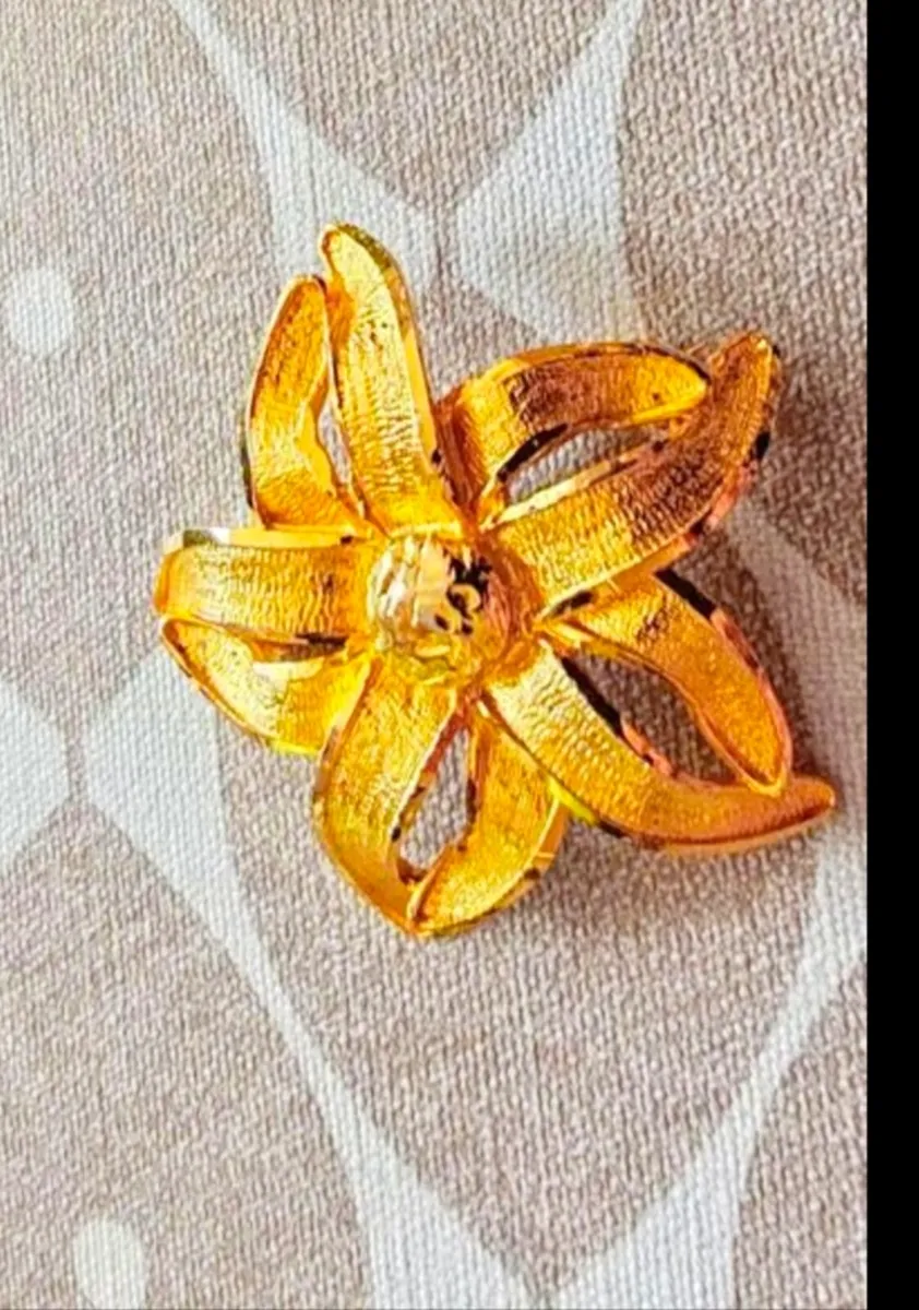 Retro goldtone brooch - Image 4