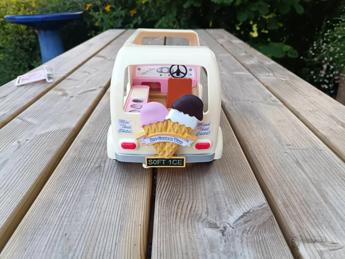 Sylvanian familes icecream van - Image 3