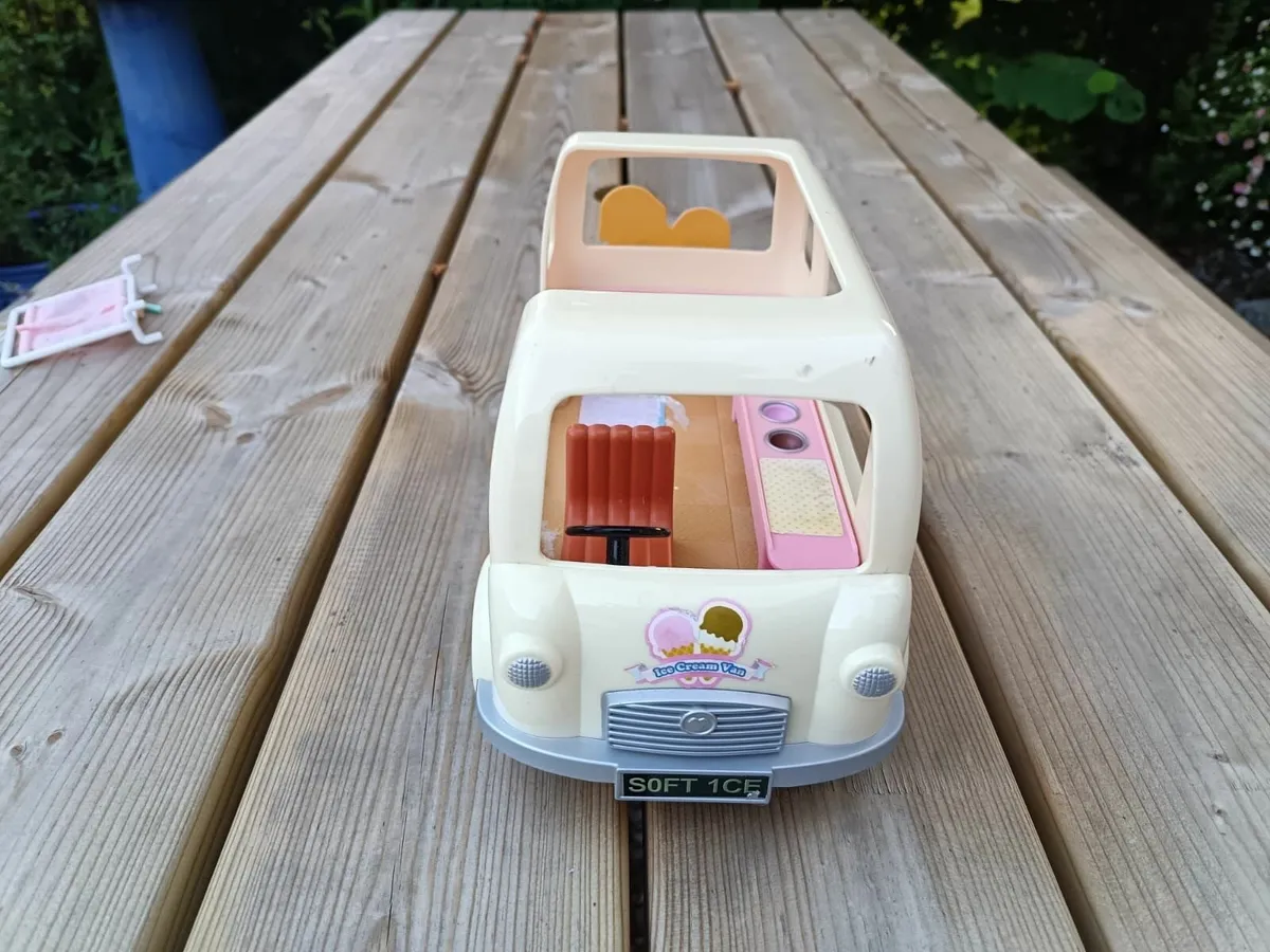 Sylvanian familes icecream van - Image 4