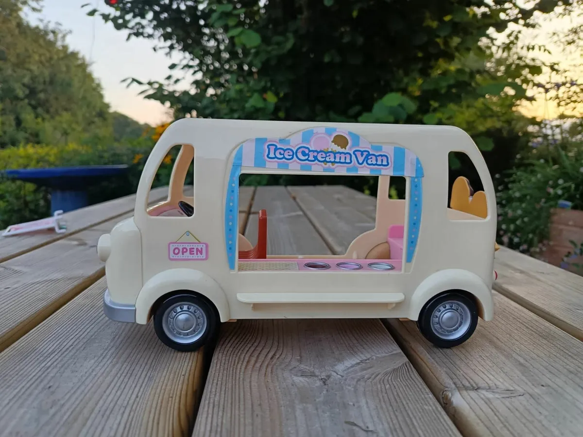 Sylvanian familes icecream van - Image 1