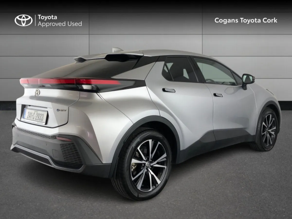 Toyota C-HR HYBRID SPORT - Image 2