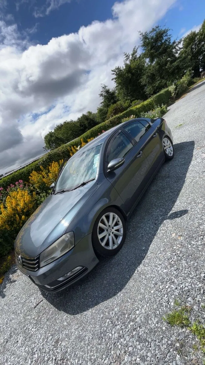 B7 Volkswagen Passat - Image 1