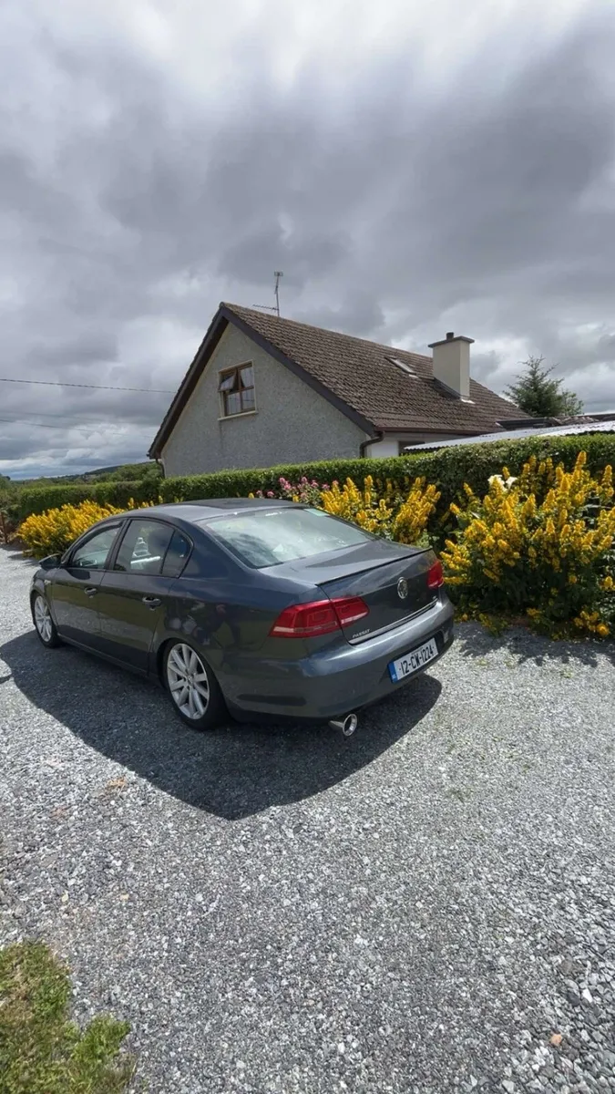 B7 Volkswagen Passat - Image 2