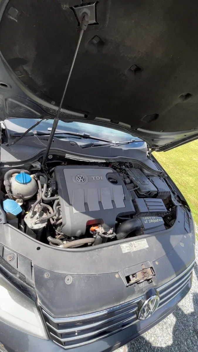 B7 Volkswagen Passat - Image 4