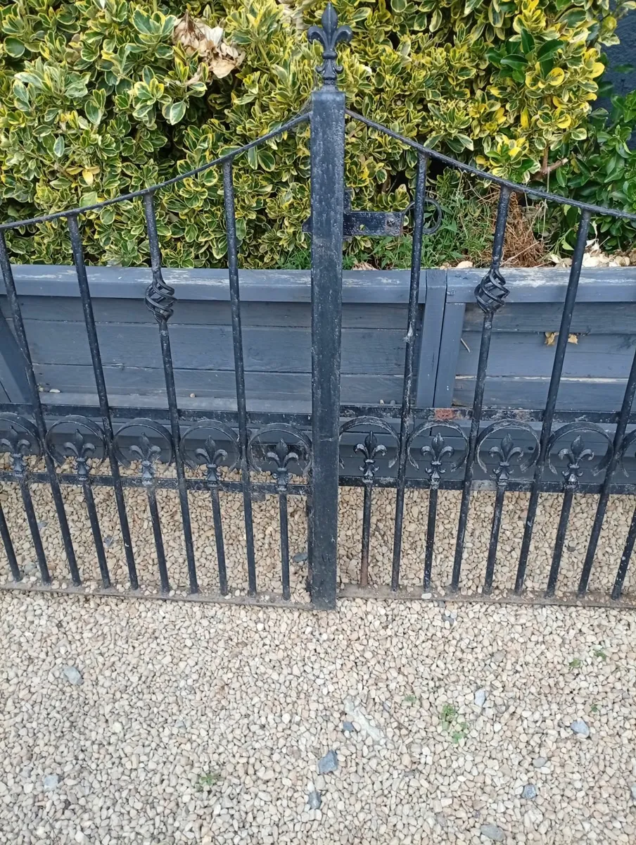 Gates - Image 2