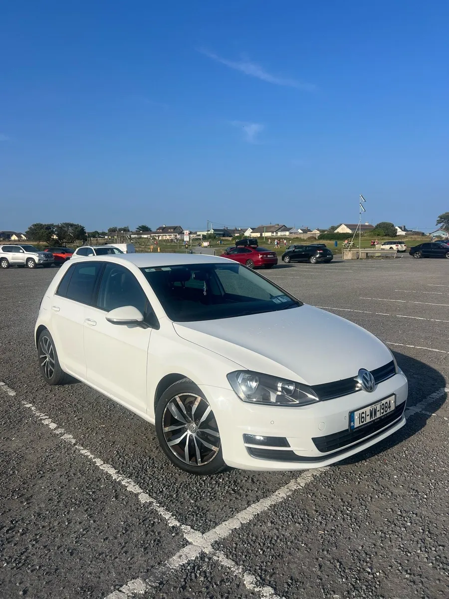 VW Golf 1.6TDI Highline MK7 (Leather Interior) - Image 1