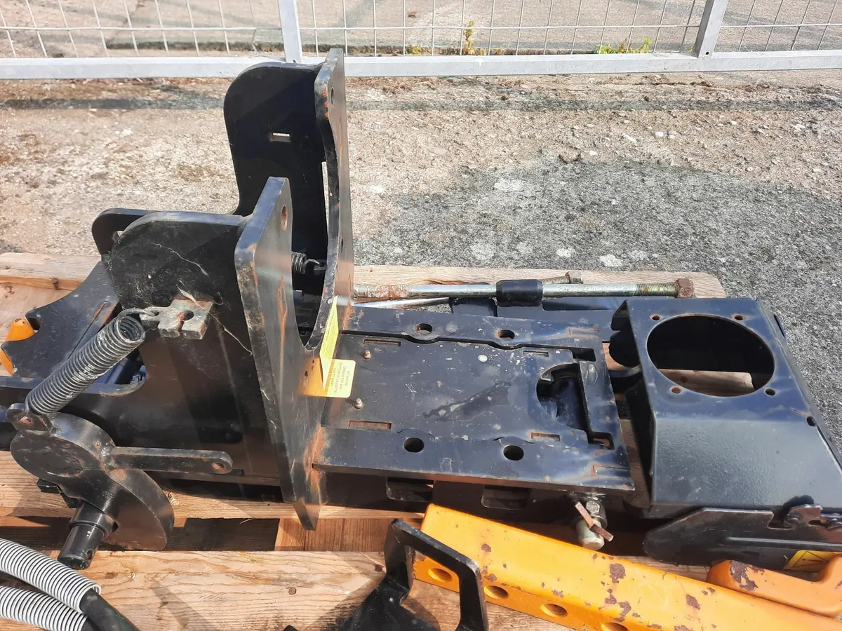 Case Farmall A Pick-up Hitch - Image 4