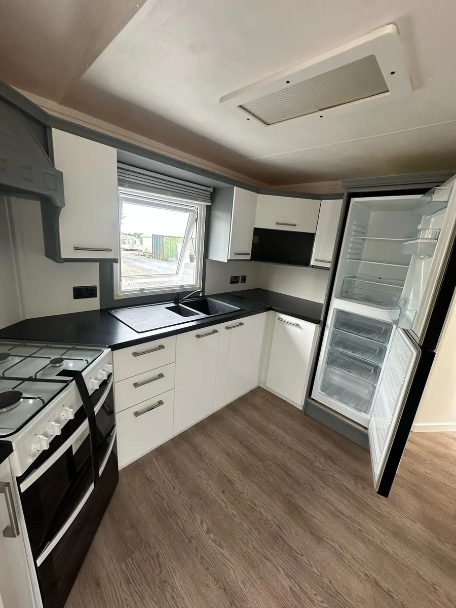 2 Bed Willerby Leven (Modernised- New Kithcen) - Image 2