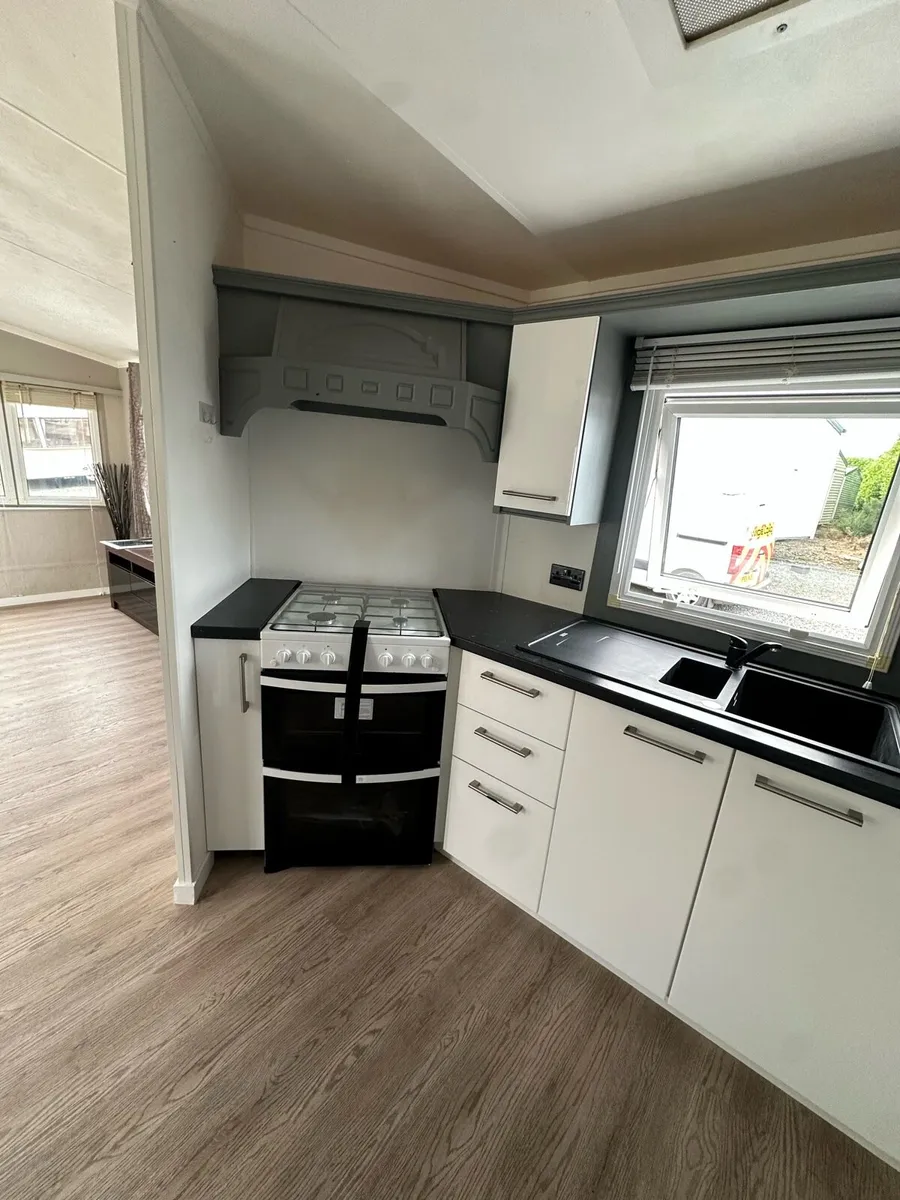 2 Bed Willerby Leven (Modernised- New Kithcen) - Image 4