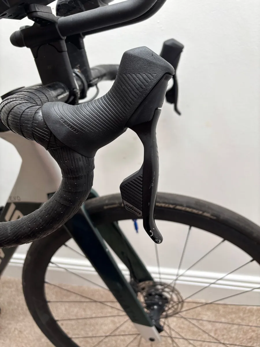 Elves Falath Evo full carbon race bike size 56 - Image 2
