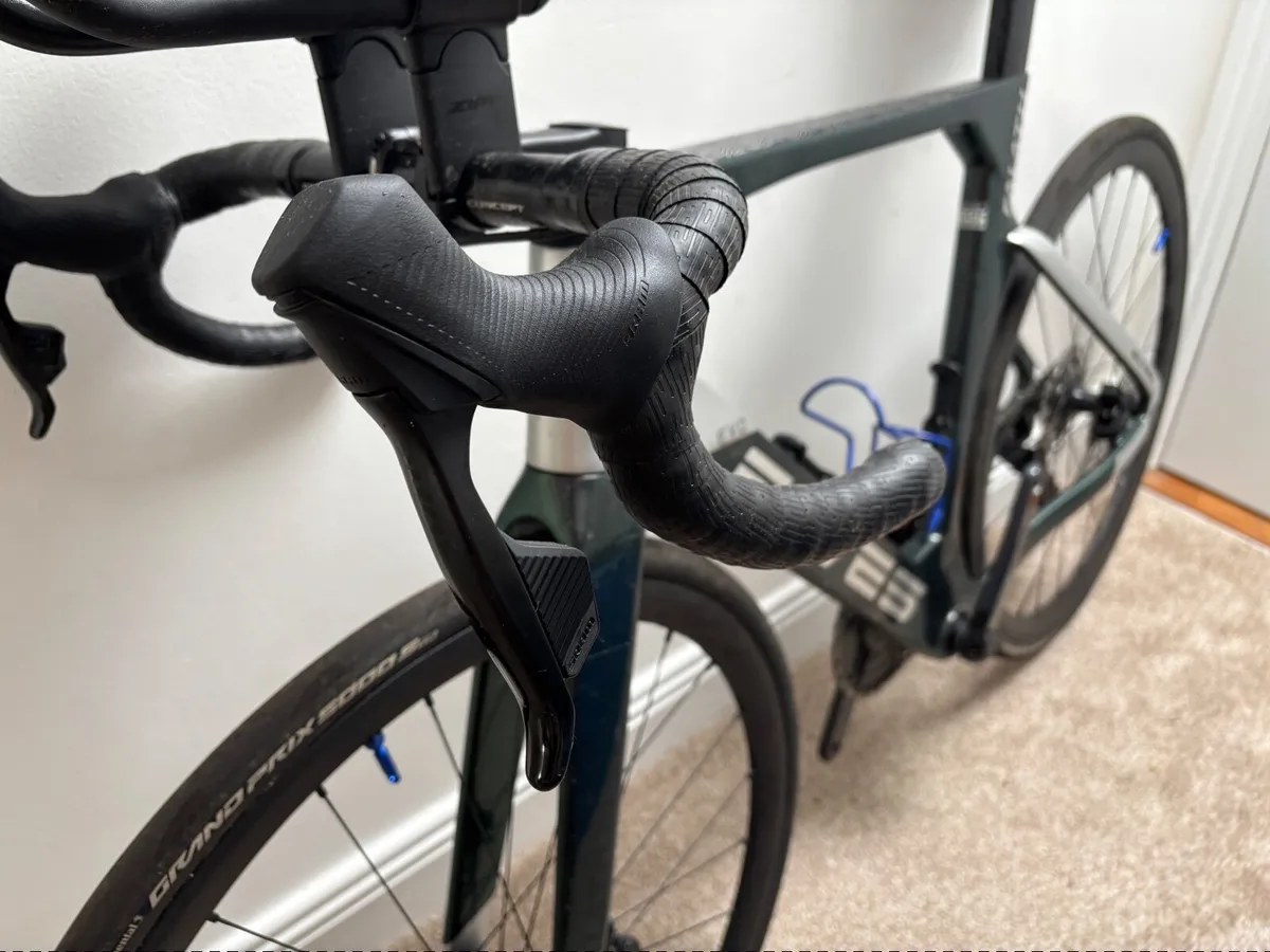Elves Falath Evo full carbon race bike size 56 - Image 3