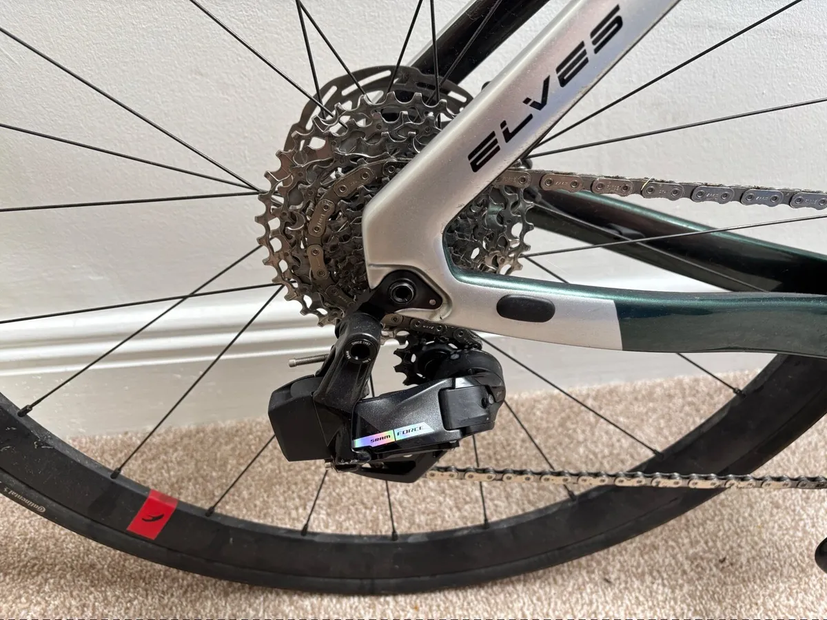 Elves Falath Evo full carbon race bike size 56 - Image 4