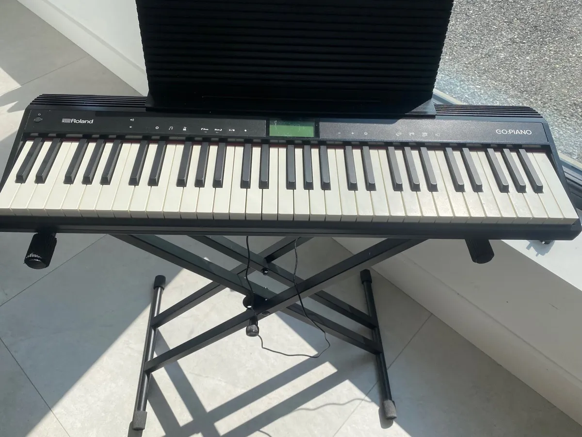 Roland GO.PIANO -GO 61 p  + Stand - Image 1