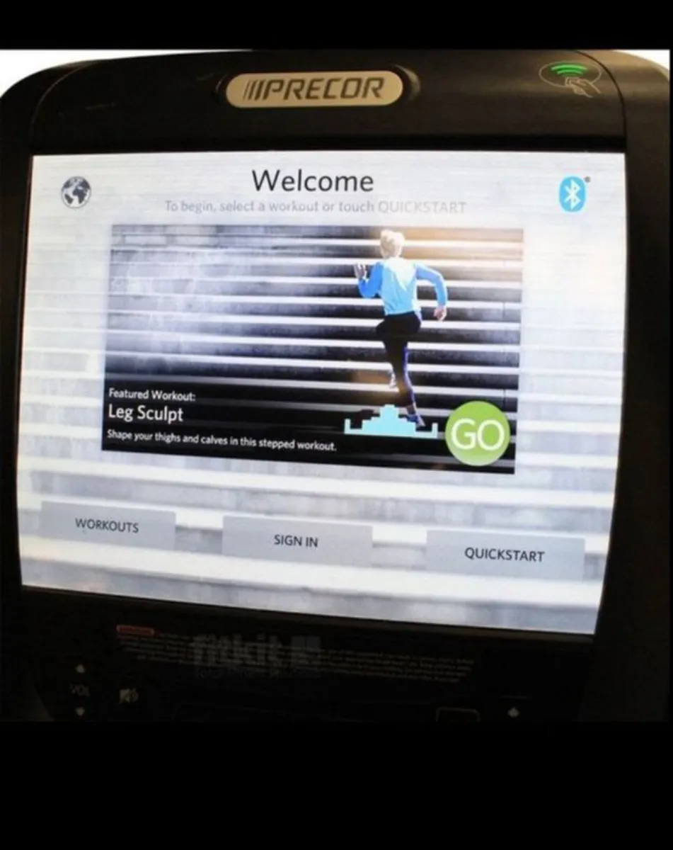 PRECOR TRM885 WITH P20 CONSOLE - Image 4