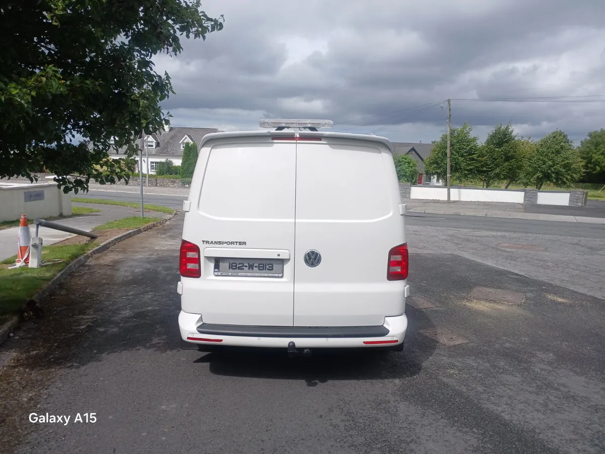 Volkswagen Transporter 2018 - Image 3