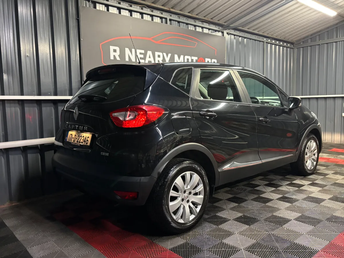2017 Renault Captur dCi 90 EXPRESSION+ - Image 3