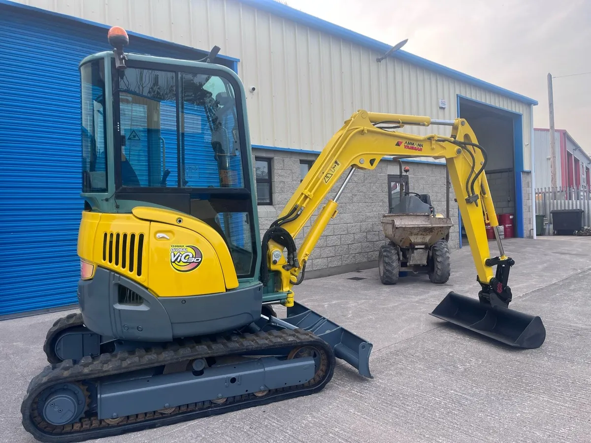 Mini digger - Image 1