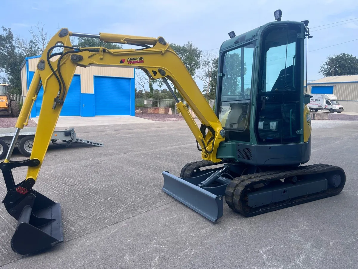 Mini digger - Image 2