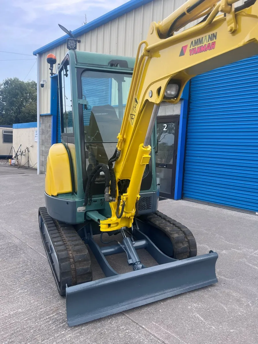 Mini digger - Image 3