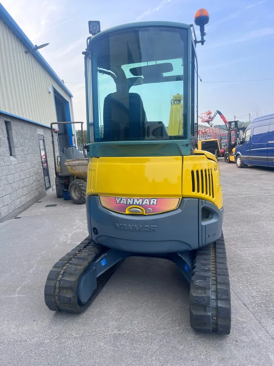 Mini digger - Image 4