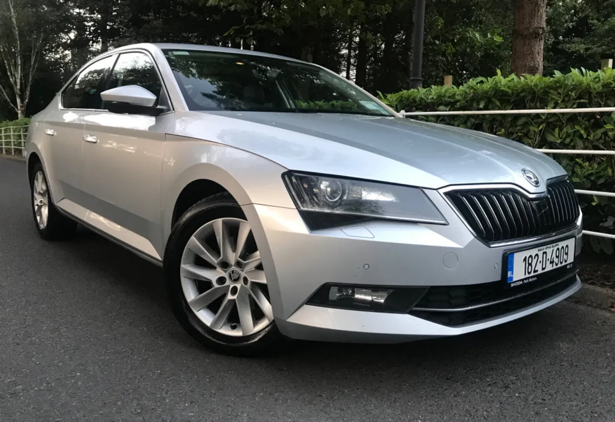 Skoda Superb 1.6 TDI 120bhp Style Edition - Image 2