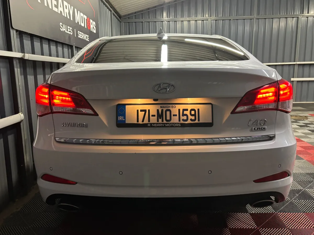 2017 Hyundai i40 Executive Manual Diesel - Image 2