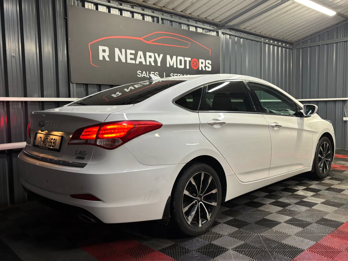 2017 Hyundai i40 Executive Manual Diesel - Image 3
