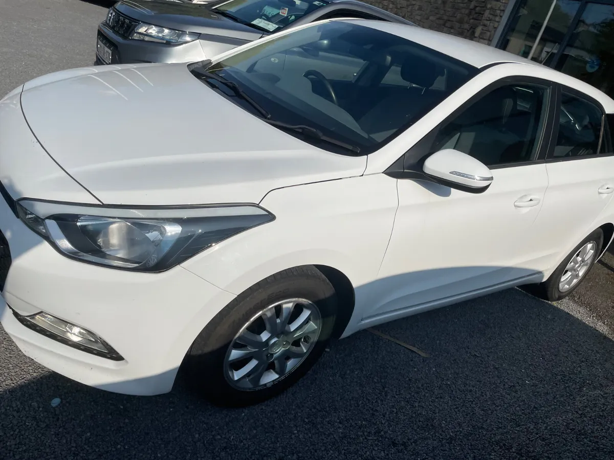 Hyundai i20 2016 - STUNNING CAR,  PRISTINE WHITE. - Image 2