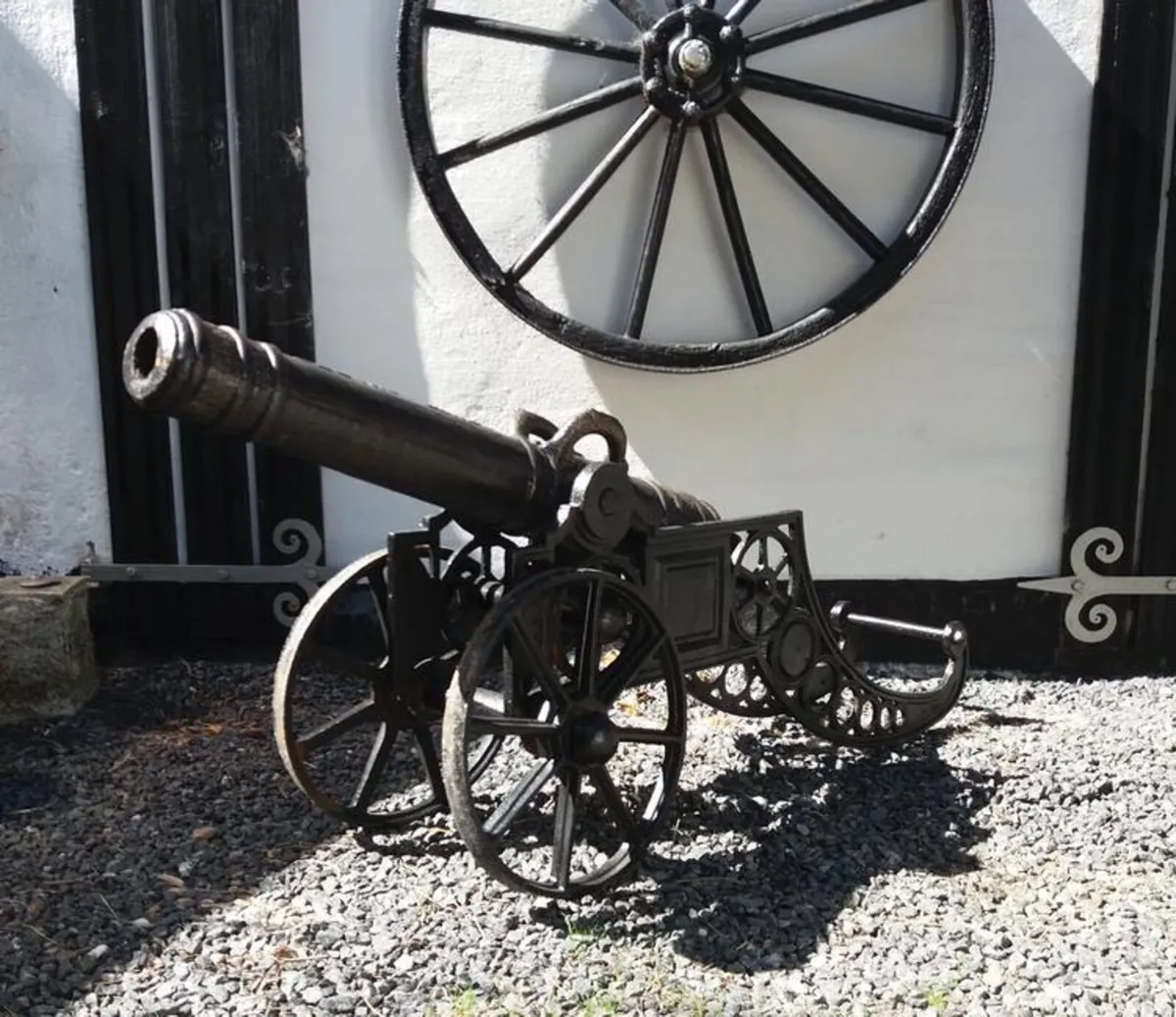 Pair cast iron cannons large - Image 2
