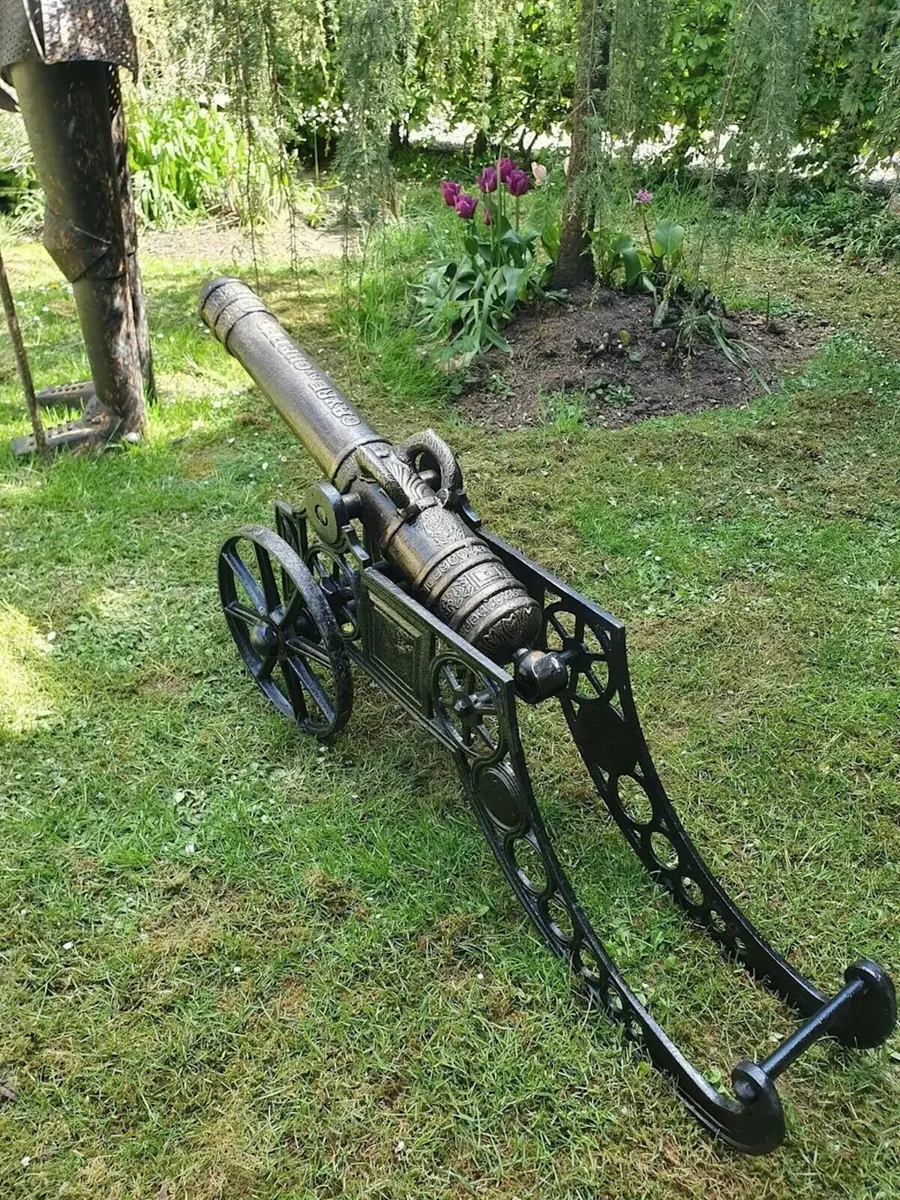 Pair cast iron cannons large - Image 1
