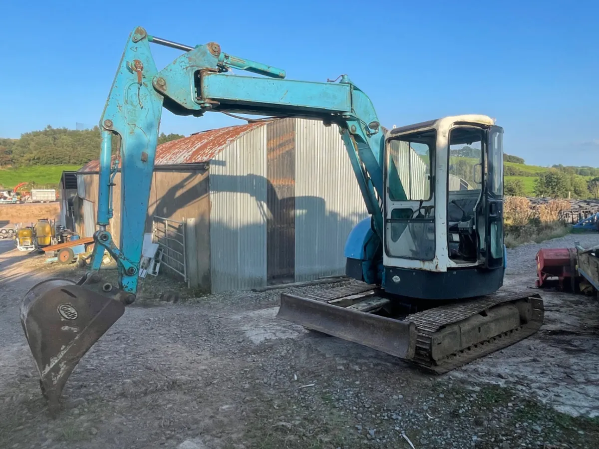 Kobelco 5.5 ton digger - Image 2