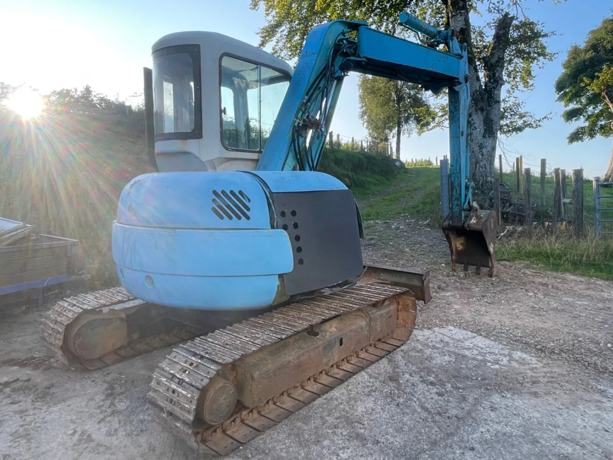 Kobelco 5.5 ton digger - Image 3