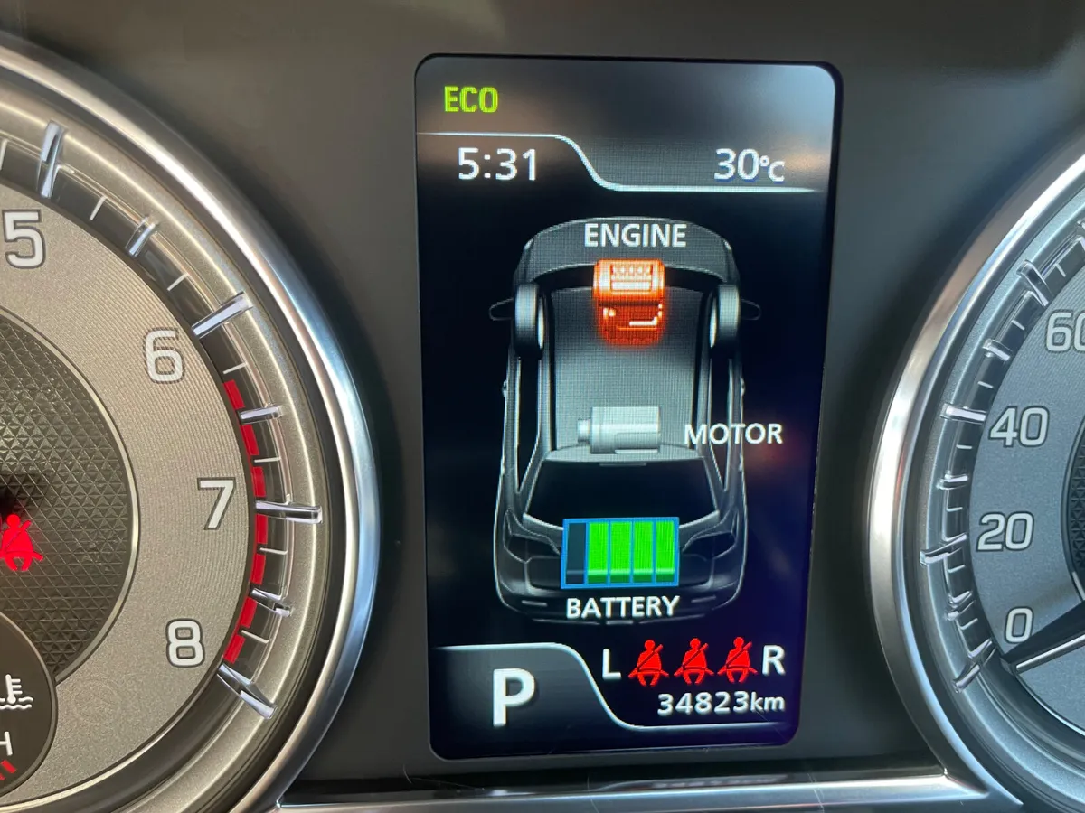 VITARA HYBRID - STUNNING, SPOTLESS, AS NEW. - Image 3