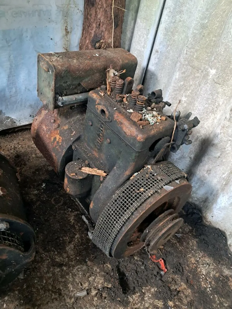 Vintage generator and engine - Image 2