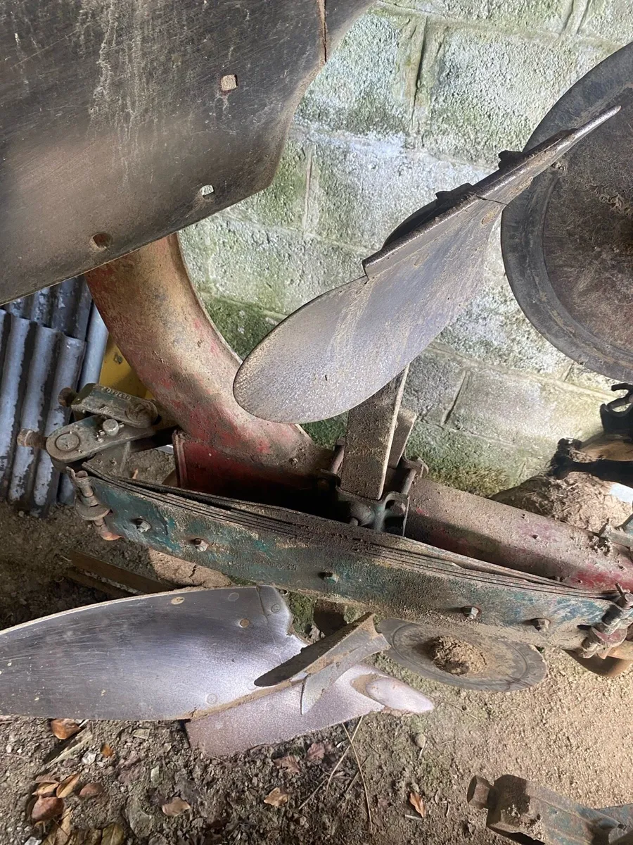 Kverneland plough - Image 4