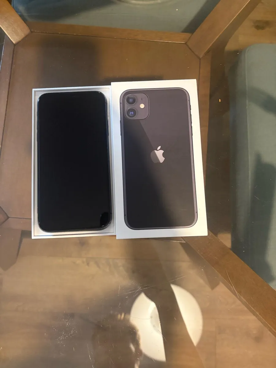 iphone 11 - Image 1