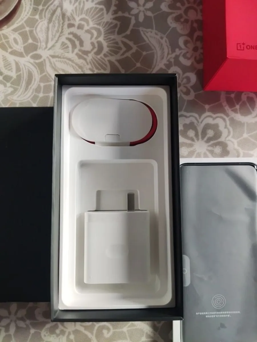 One Plus 11 16gb 256gb - Image 3