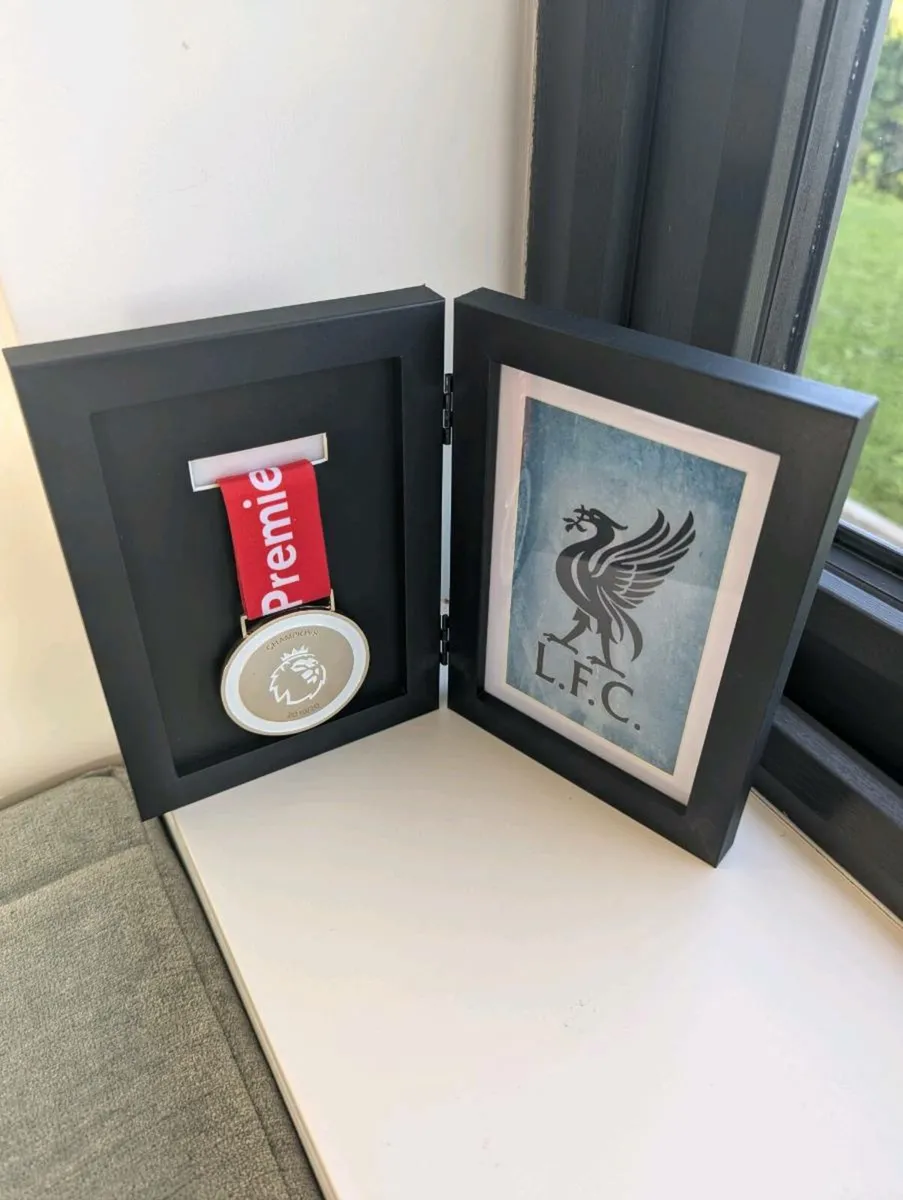 Liverpool replica medal 2019/20 - Image 1