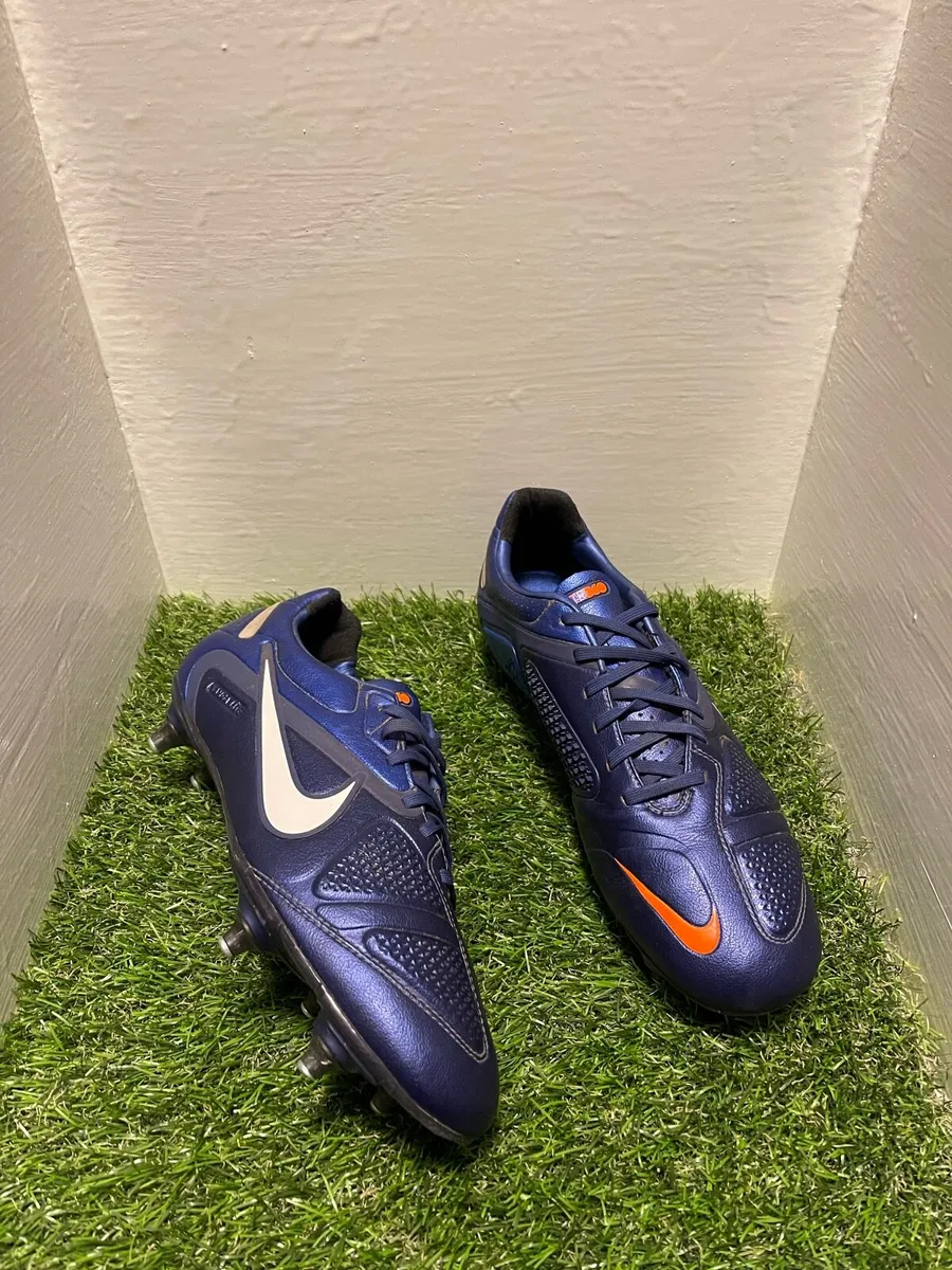 Nike CTR 360 Maestri II SG Football Boots | UK 7.5 - Image 1