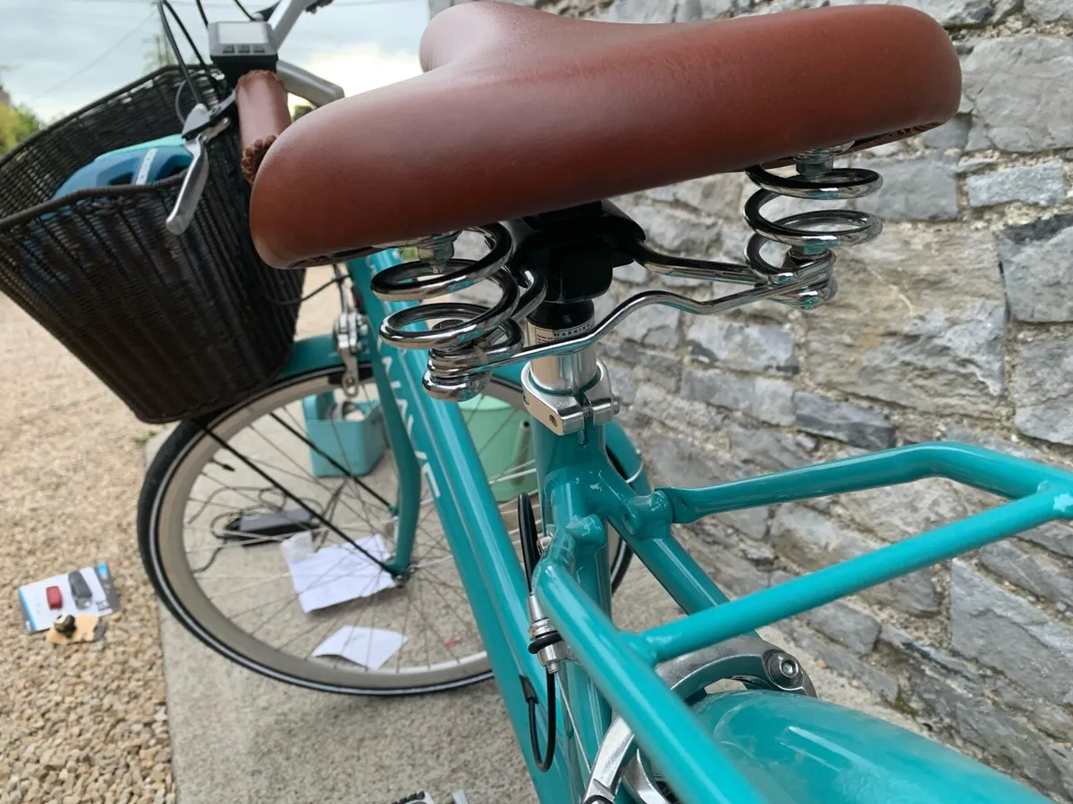 Ladies Vitesse E-Bike in perfect condition - Image 4