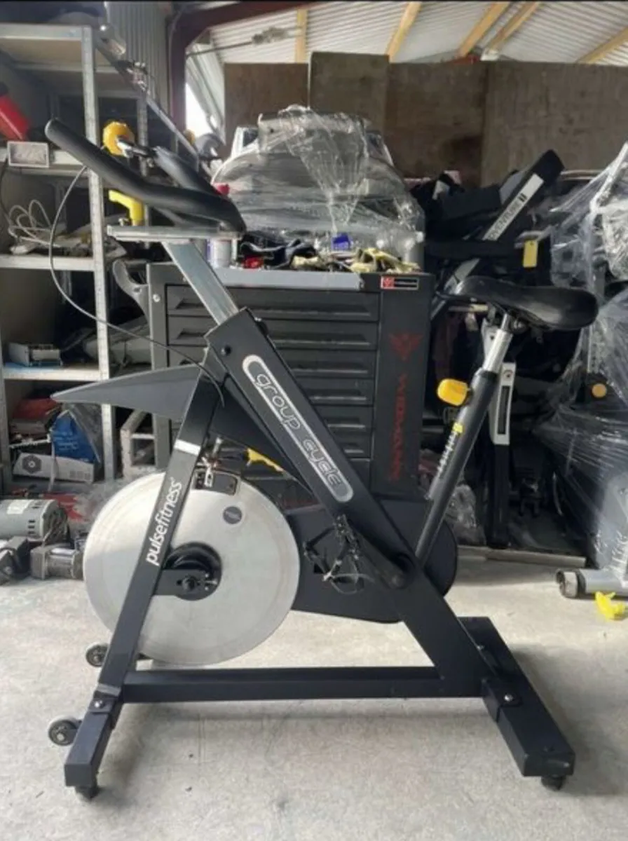 TOP BRAND GROUP CYCLE SPIN BIKES - Image 1