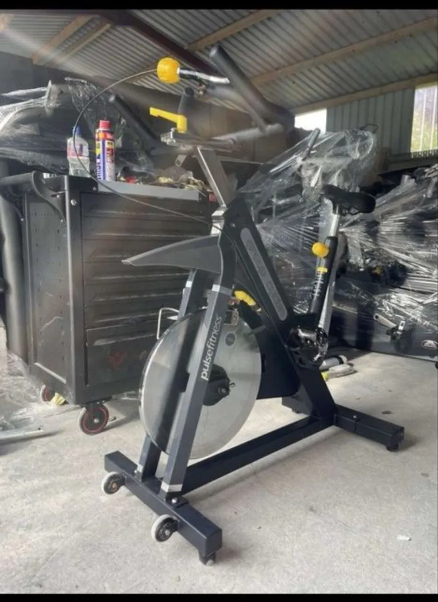TOP BRAND GROUP CYCLE SPIN BIKES - Image 2