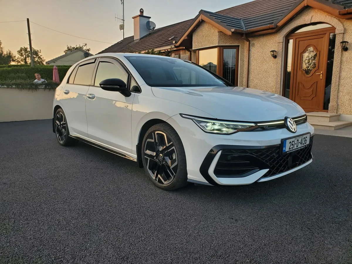 251 Volkswagen Golf R-line 2.0 TDI 150HP Auto - Image 1
