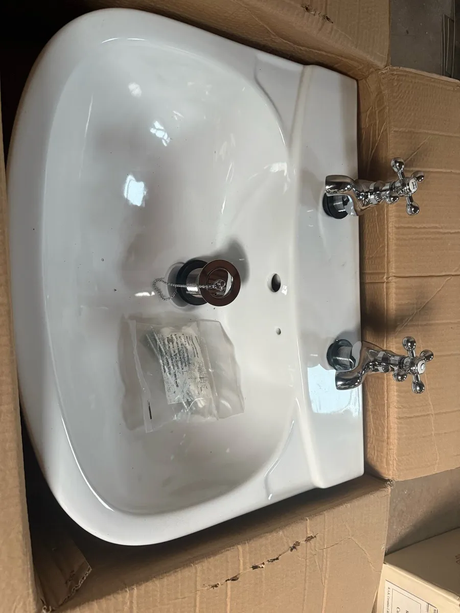 bathroom equipment - Image 1